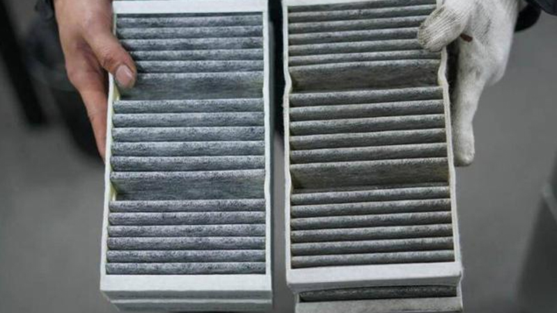 How to determine if the air conditioning filter should be replaced?